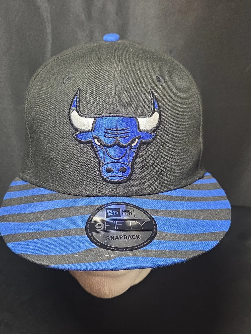 New Era Chicago Bulls Snapback Hat - Black & Blue